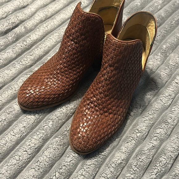 Vintage Foundry Co. Skyler Women's Leather Ankle Boots - Picture 6 of 14